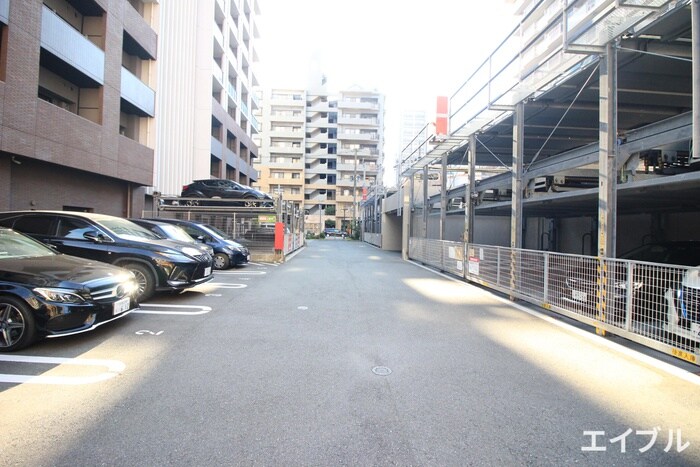 物件外観写真3　(駐車場)