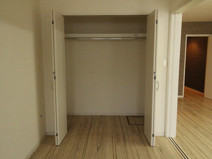 物件内観写真12　(収納)