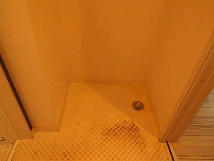 物件内観写真16　(洗濯機置場)