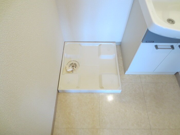 物件内観写真12　(洗濯機置場)