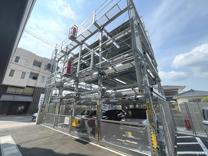 物件外観写真3　(駐車場)