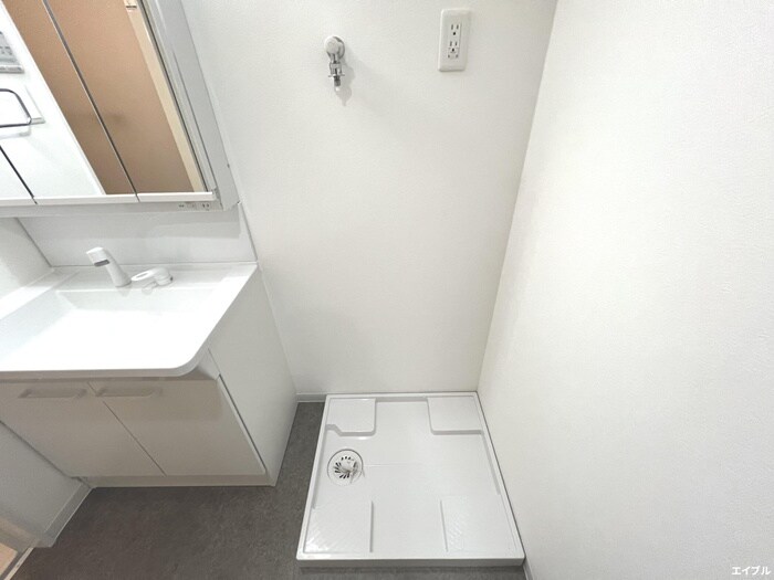 物件内観写真18　(洗濯機置場)