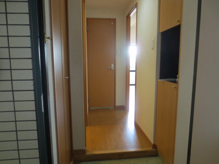 物件内観写真7　(玄関)