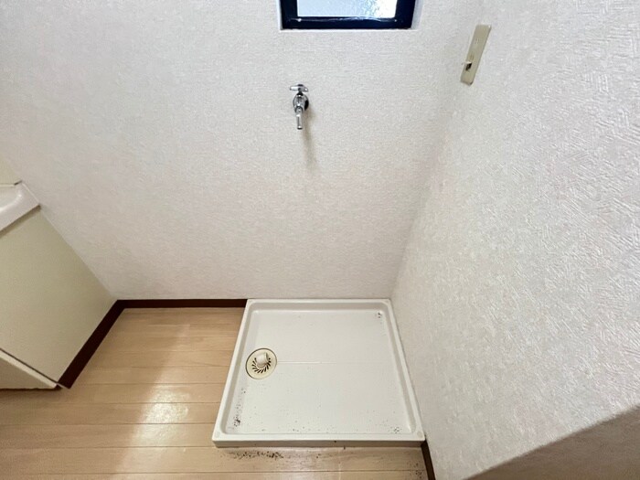 物件内観写真18　(洗濯機置場)