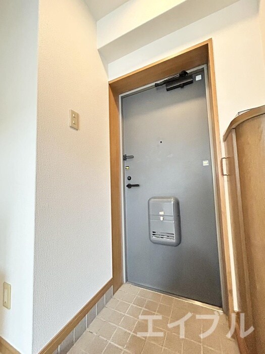 物件内観写真5　(玄関)