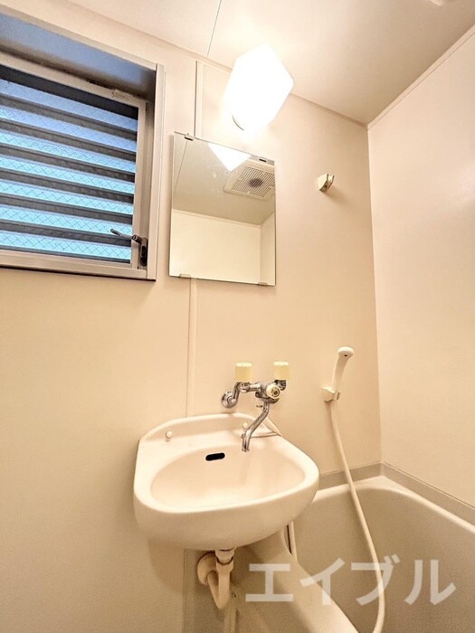 物件内観写真8　(洗面)