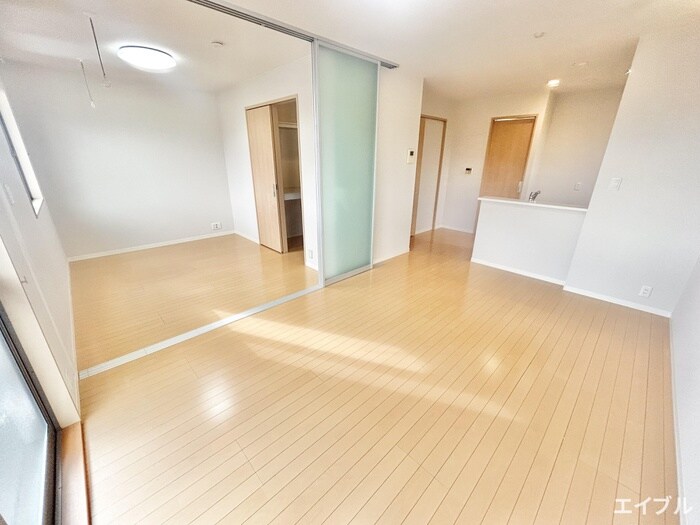 物件内観写真2　(居室)