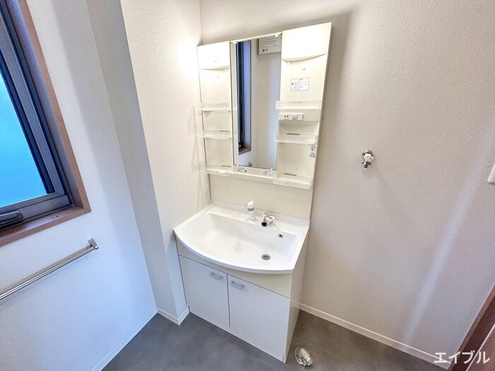物件内観写真5　(洗面)