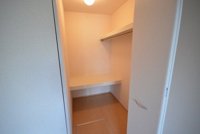 物件内観写真7　(収納)