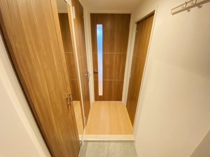 物件内観写真10　(玄関)