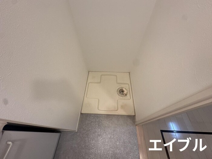 物件内観写真18　(洗濯機置場)