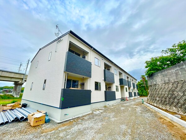 建築中
