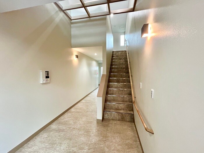 物件外観写真3　(エントランス部分)