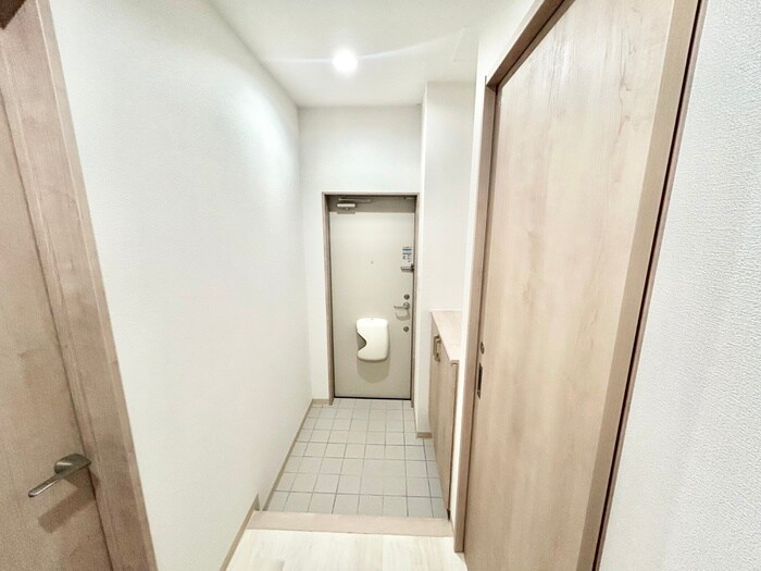 物件内観写真13　(玄関)