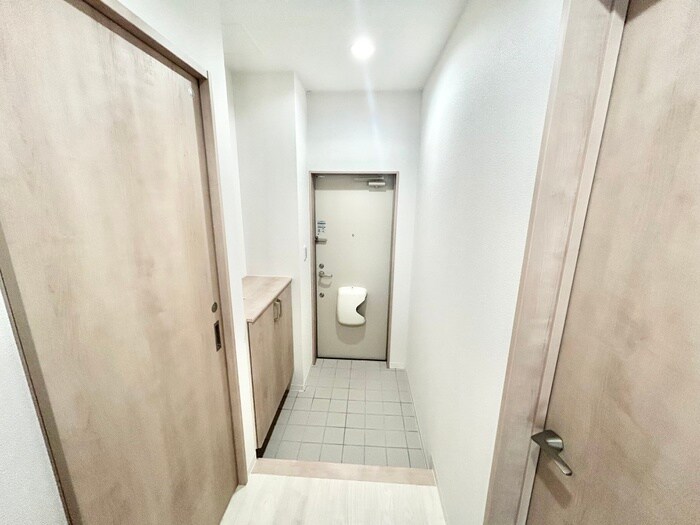 物件内観写真13　(玄関)