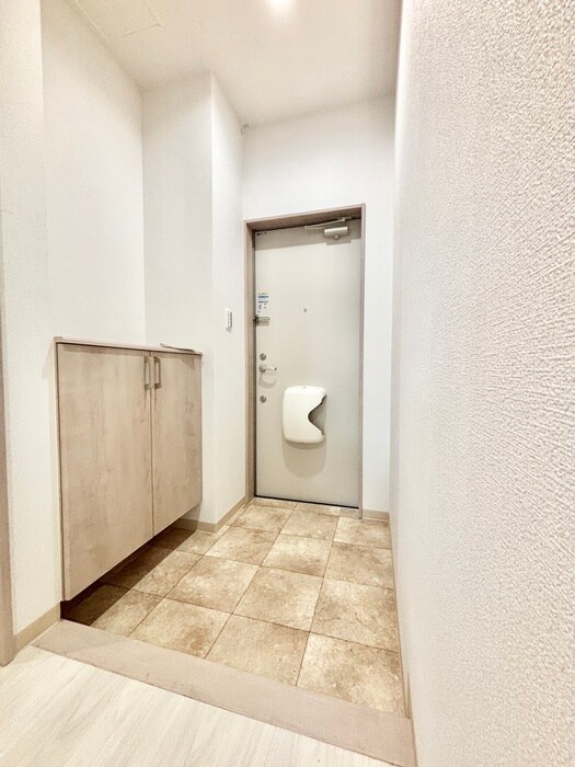 物件内観写真13　(玄関)