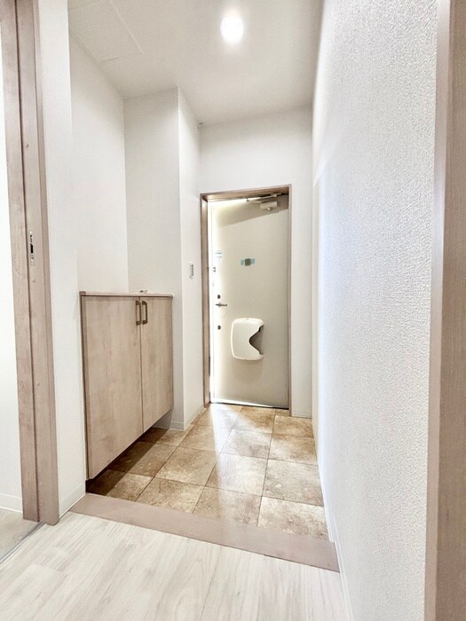 物件内観写真13　(玄関)