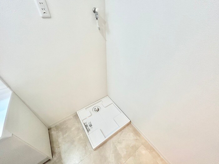 物件内観写真16　(洗濯機置場)