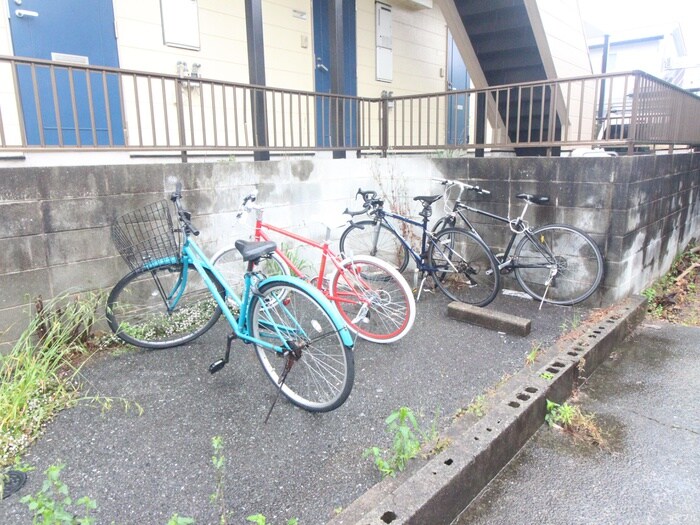物件外観写真5　(駐輪場)