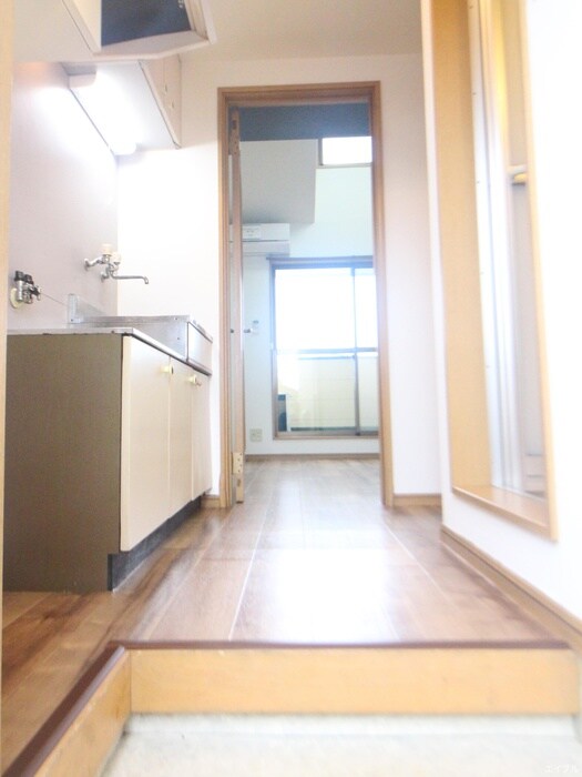 物件内観写真13　(玄関)