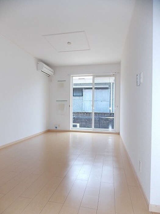 物件内観写真3　(居室)