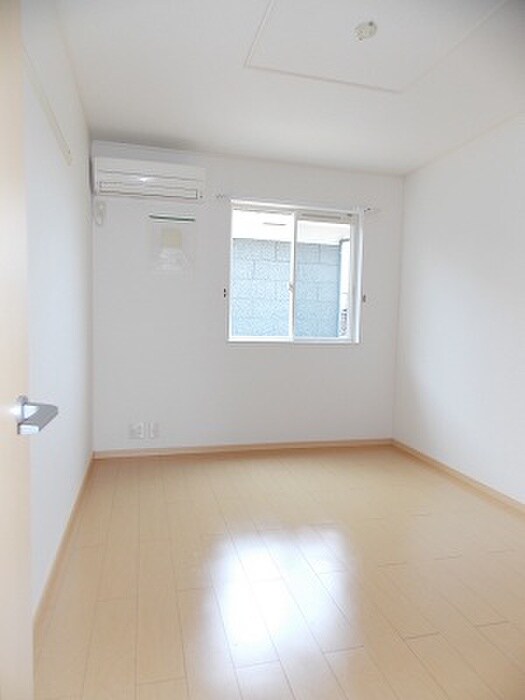 物件内観写真4　(居室)