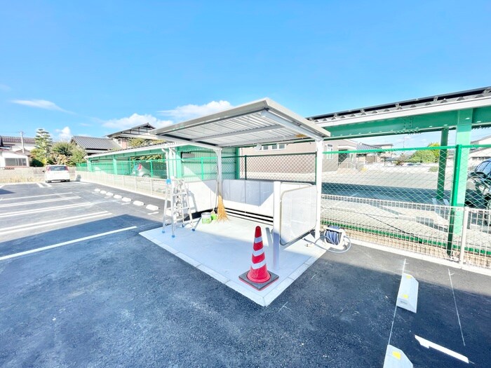 物件外観写真3　(駐輪場)