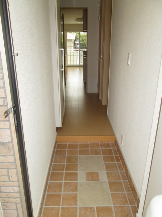 物件内観写真4　(玄関)