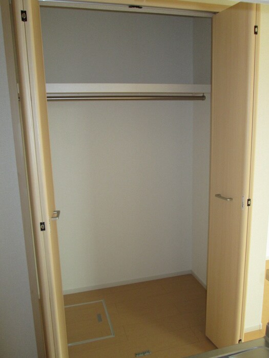 物件内観写真12　(収納)