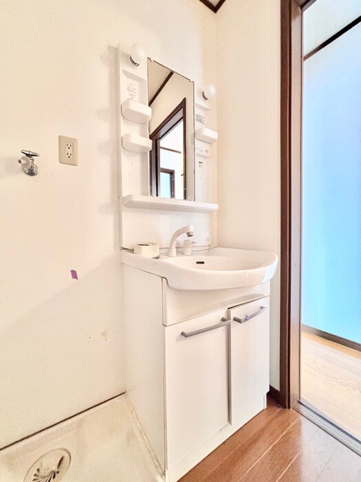 物件内観写真8　(洗面)