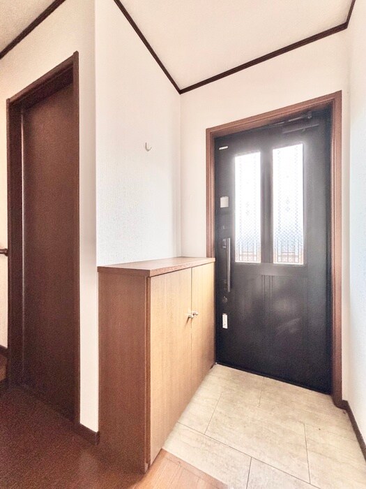 物件内観写真10　(玄関)