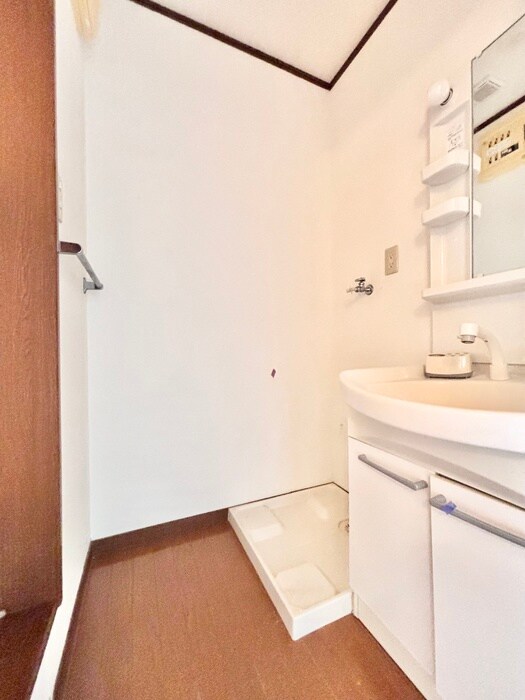 物件内観写真18　(洗濯機置場)