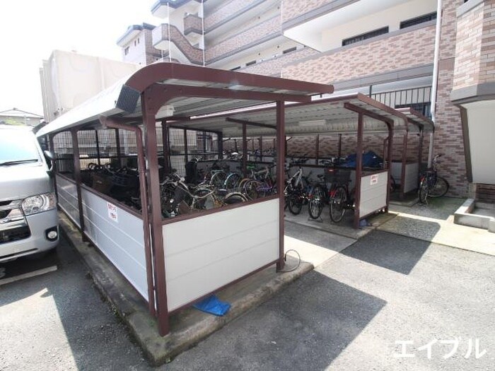 物件外観写真5　(駐輪場)