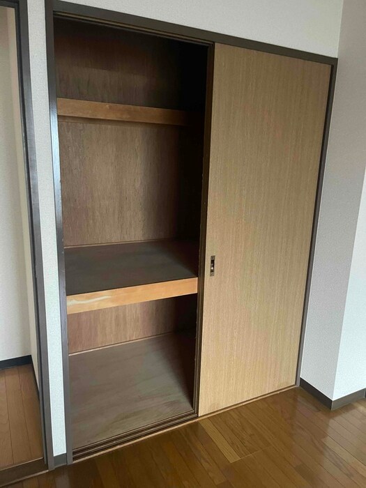 物件内観写真13　(収納)