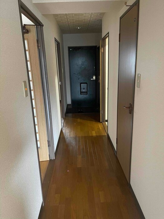 物件内観写真14　(廊下)