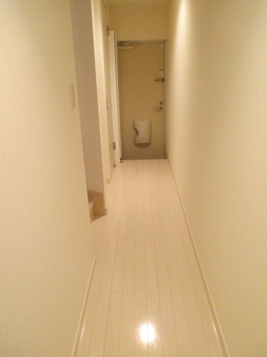 物件内観写真16　(玄関)