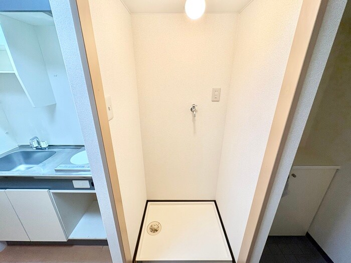 物件内観写真18　(洗濯機置場)