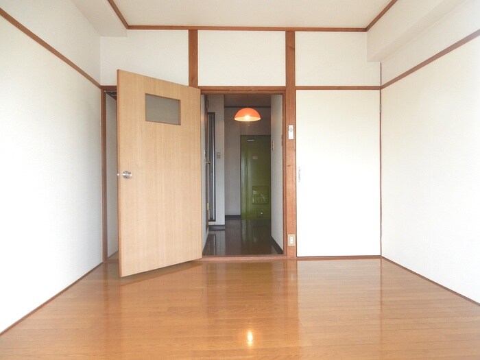 物件内観写真2　(居室)