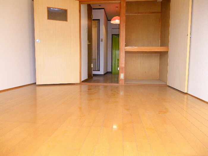 物件内観写真2　(居室)