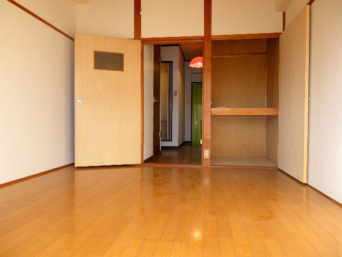 物件内観写真3　(居室)