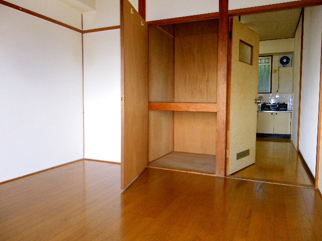 物件内観写真3　(居室)