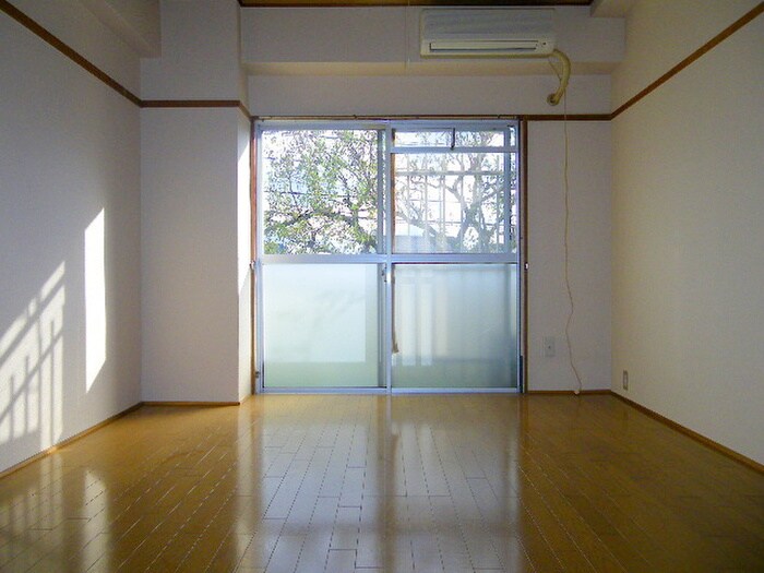 物件内観写真4　(居室)