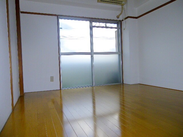 物件内観写真4　(居室)