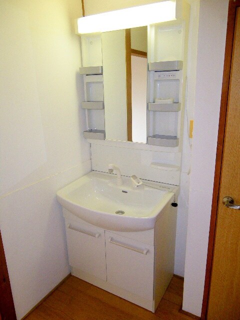 物件内観写真6　(洗面)