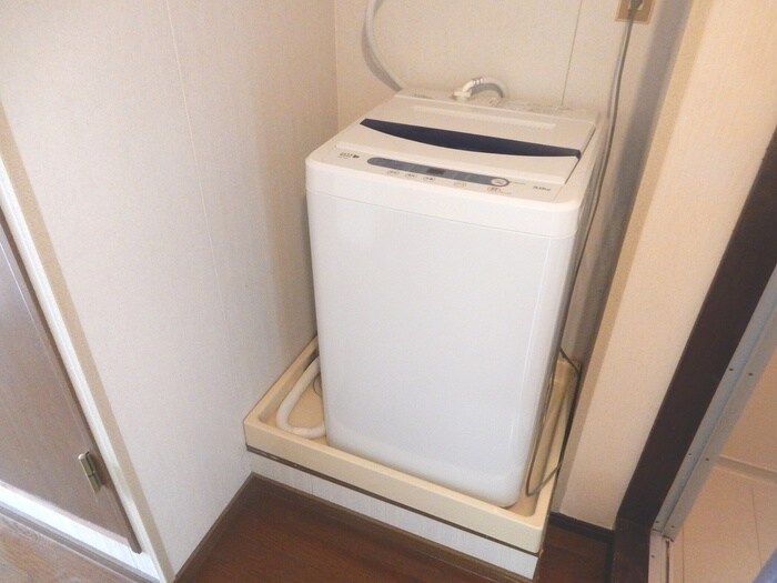 物件内観写真8　(洗濯機置場)