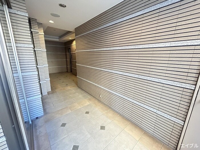 物件外観写真4　(エントランス部分)