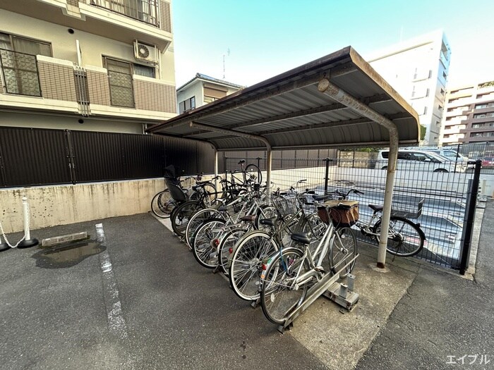 物件外観写真5　(駐輪場)