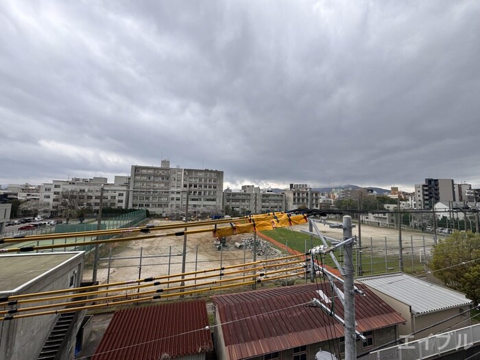 物件内観写真16　(室内からの展望)