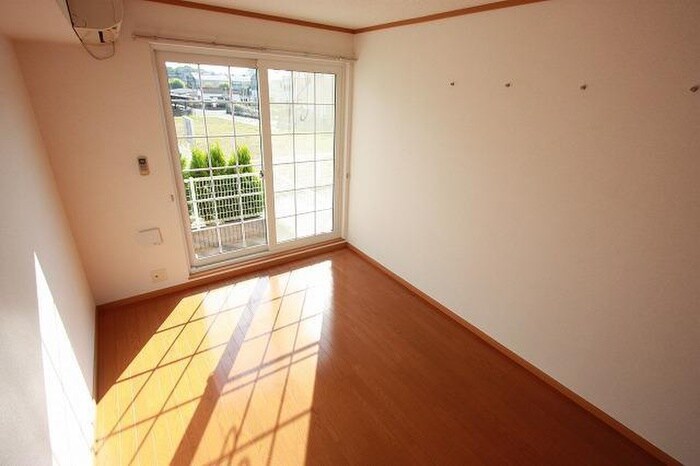 物件内観写真3　(居室)