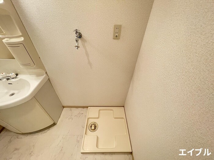 物件内観写真15　(洗濯機置場)